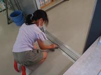さんを掃除しています