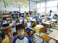 陸上練習を待っている４年生